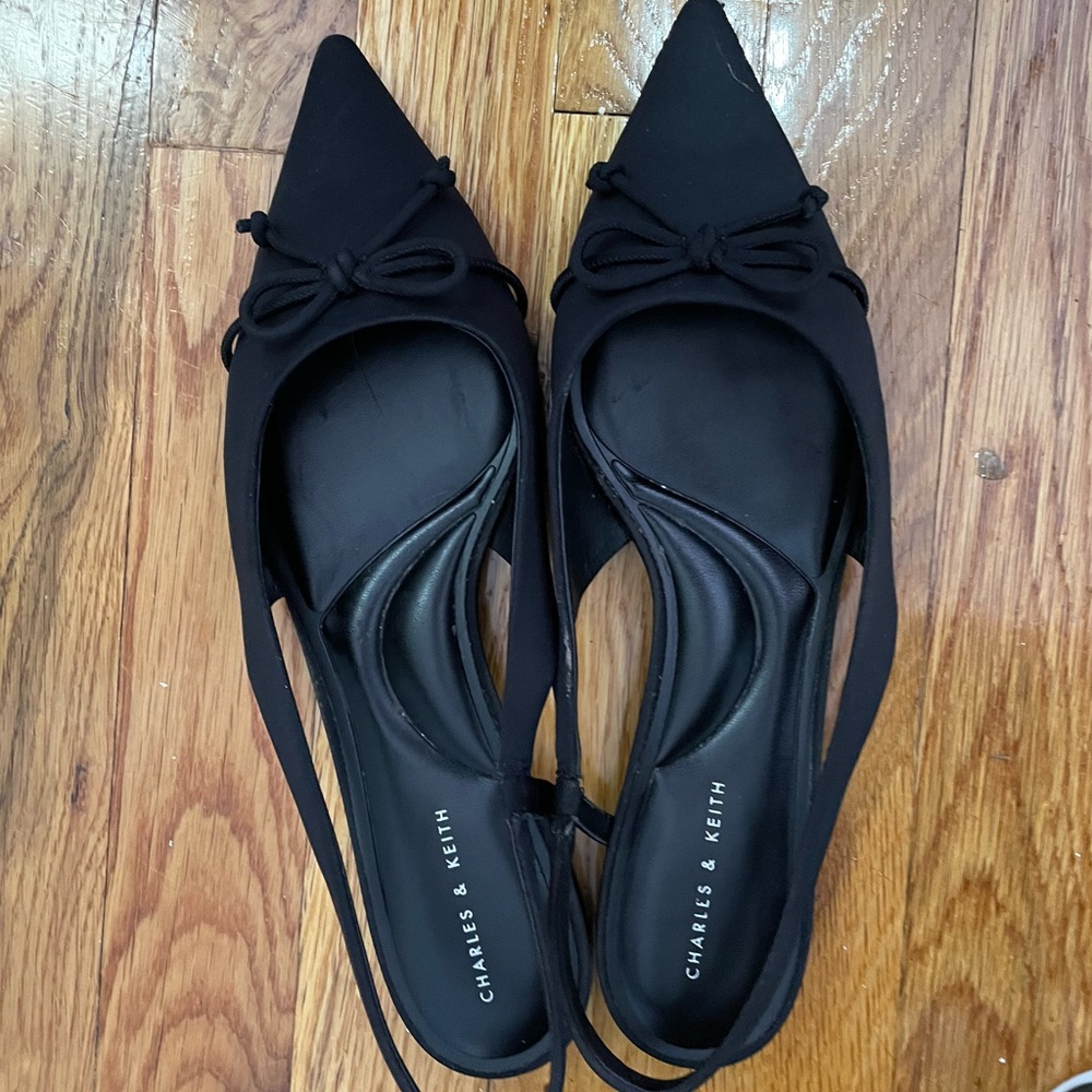 Charles & Keith black bow and tie flats size 39
